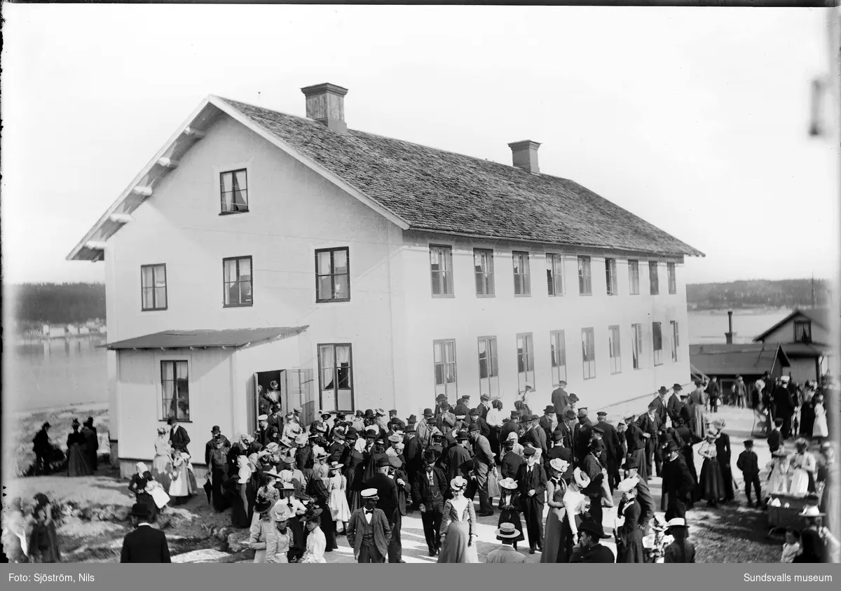 Festligheter vid Missionskyrkan i Vapelnäs
