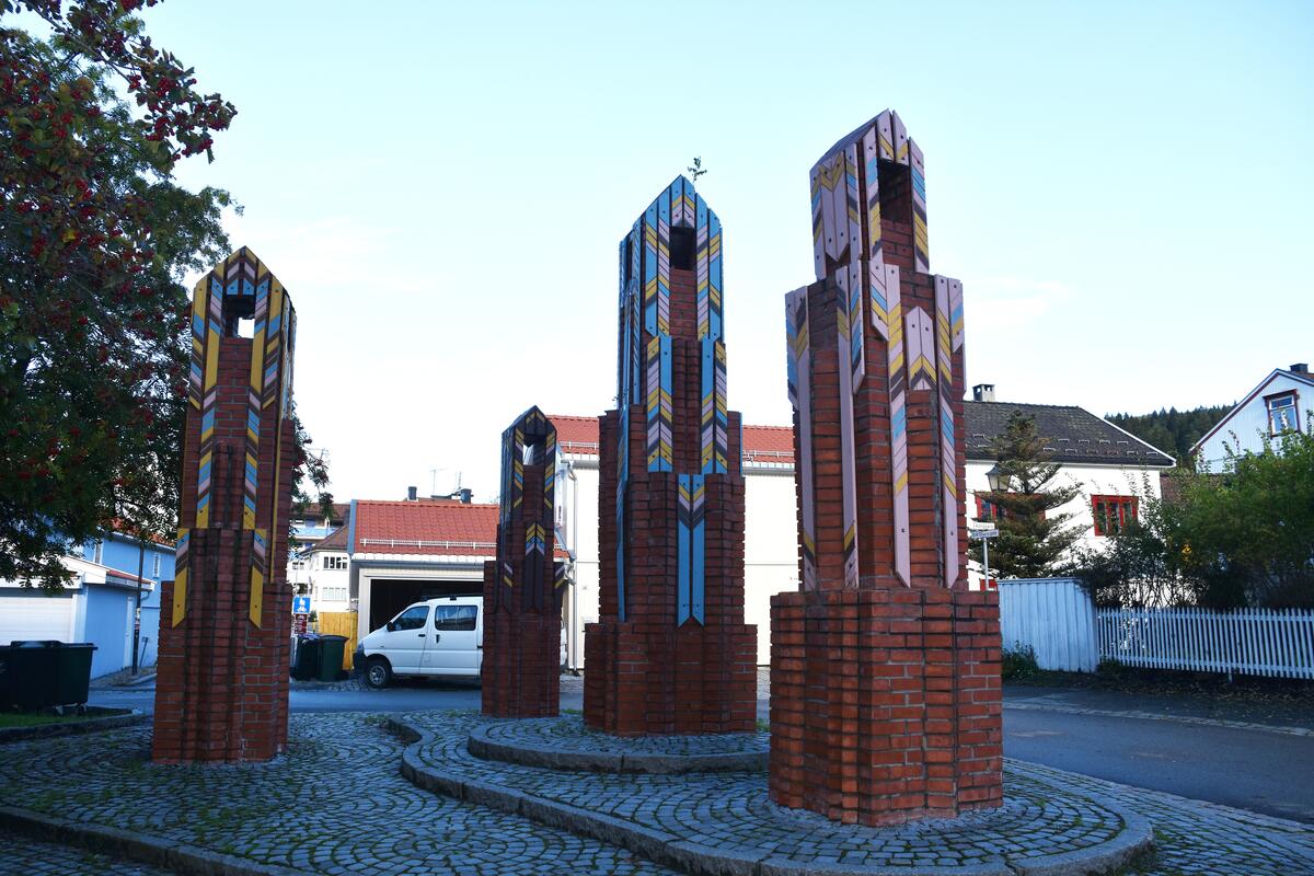 De syv tårn [Kunst i offentlig rom]