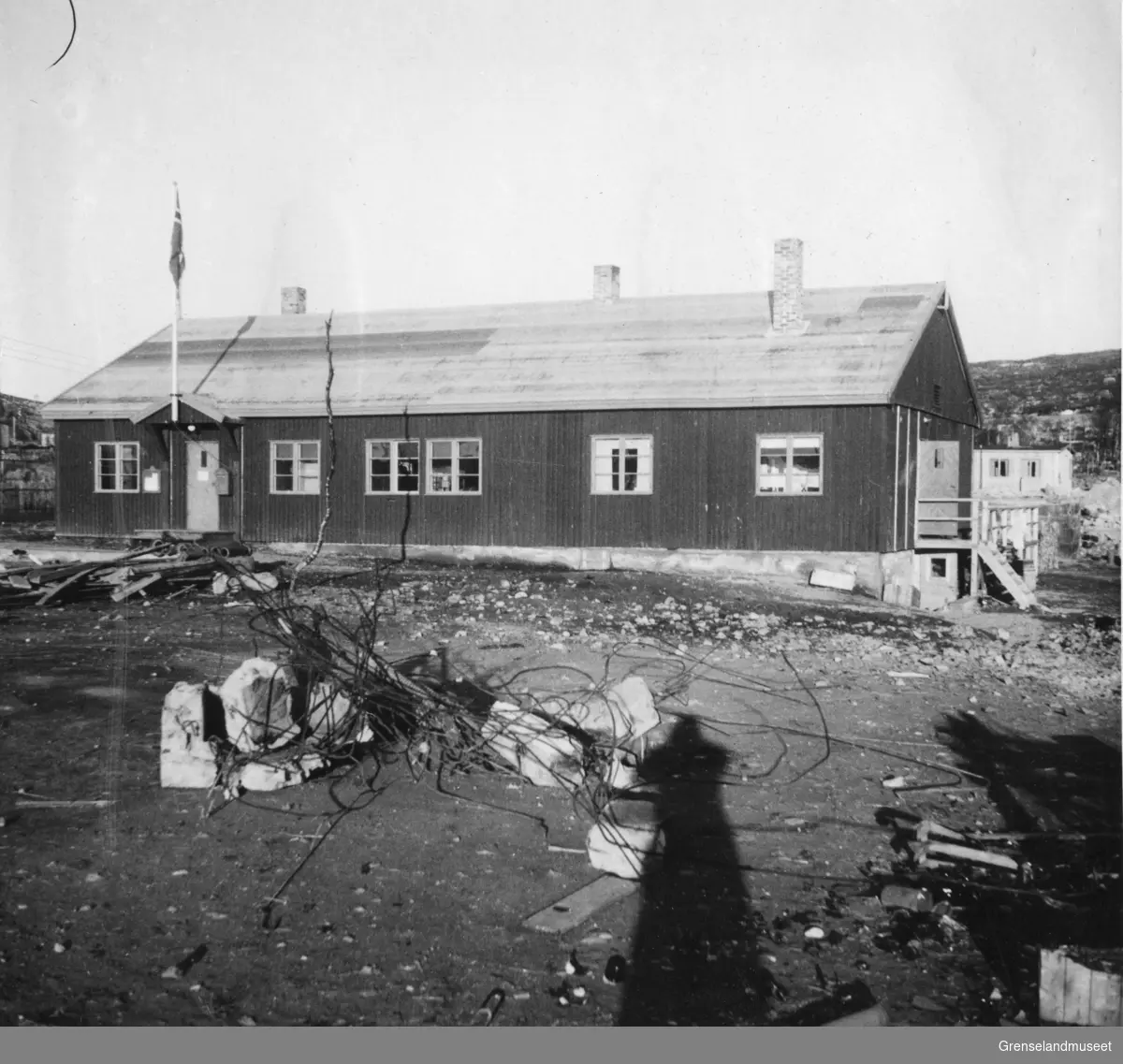 Det flagges på postkontoret, Kirkenes 17. mai 1949.