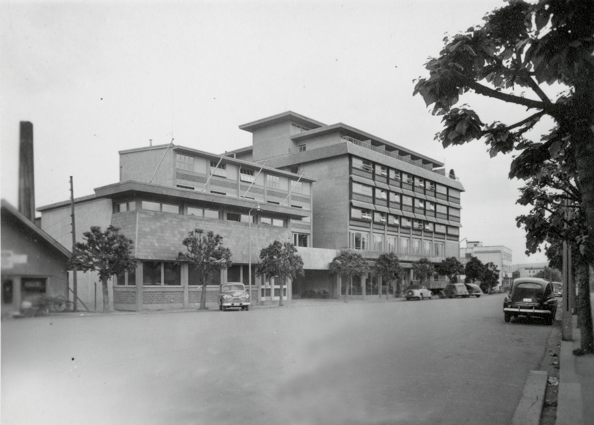 Handelsbygningen og Strand hotell 1951
