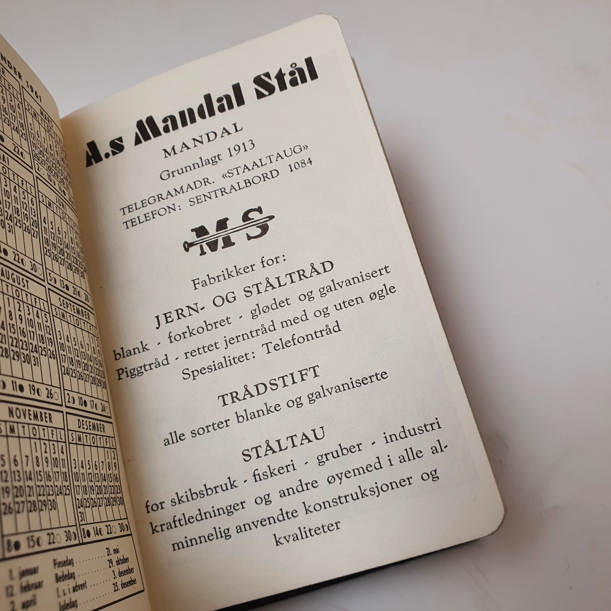 Almanakk fra A.S. Mandal Stål for året 1961.