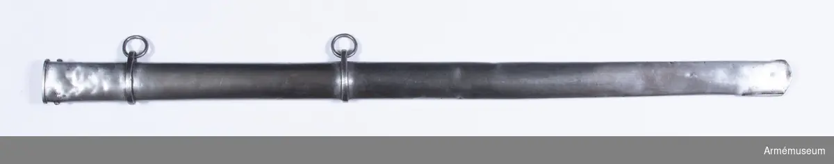 Grupp D II
Baljan hör inte samman med sabeln utan har ursprungligen tillhört en engelsk pallasch m/1790.