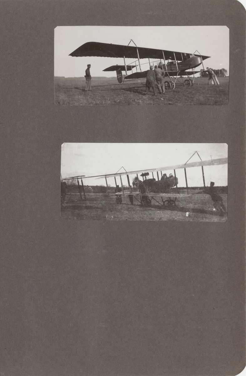 Flygplan SW 10 Farman med motor igång står på flygfältet på Malmen, cirka 1914-1915. Flygförare i flygplanet och personal ur Flygkompaniet i arbete bredvid.