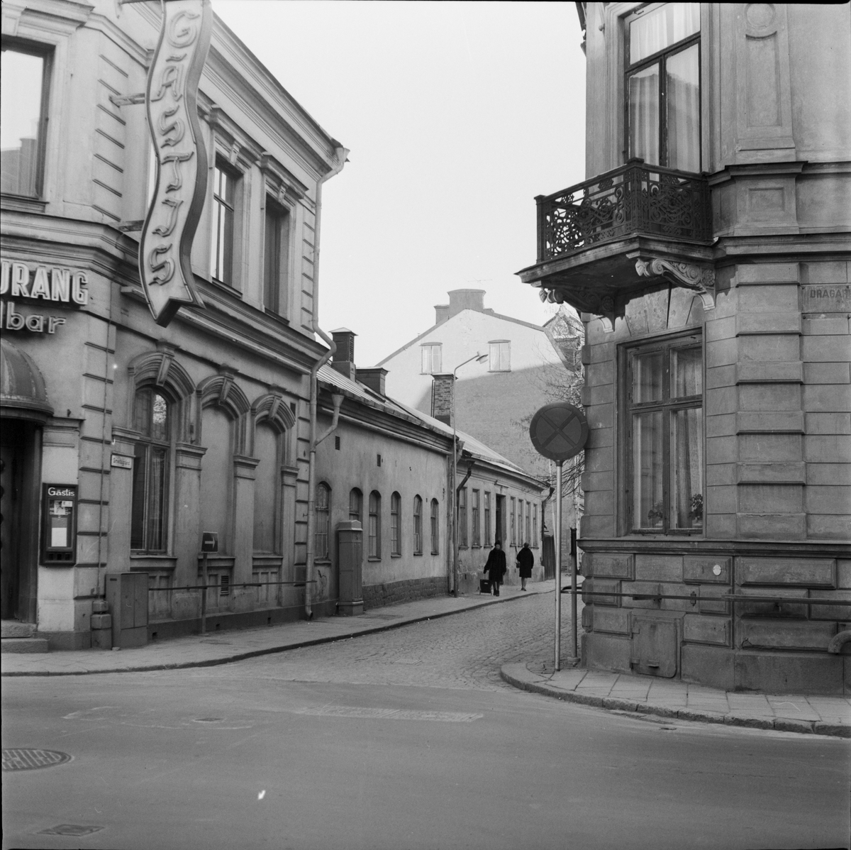 Smedsgränd från sydväst, kvarteret Sala, Uppsala 1968