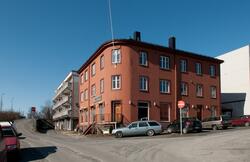 Narvik: Frydenlund, Industriveien 5. Et bygg med en lang his