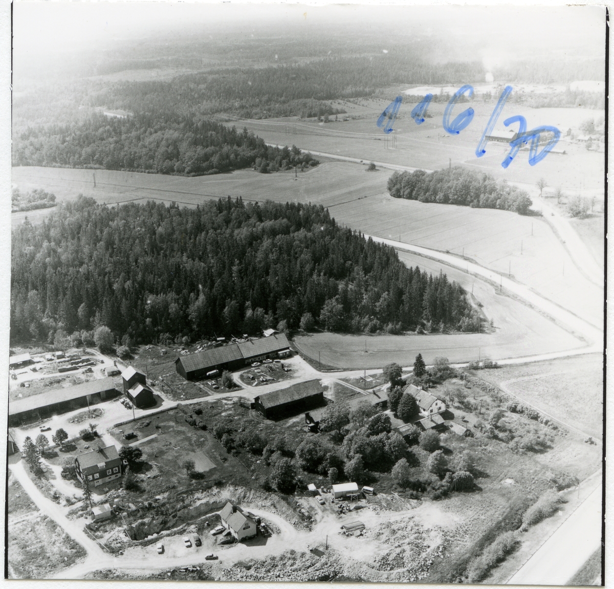 Västerås, Bäckby.
Bäckby gård från öster. 1970.