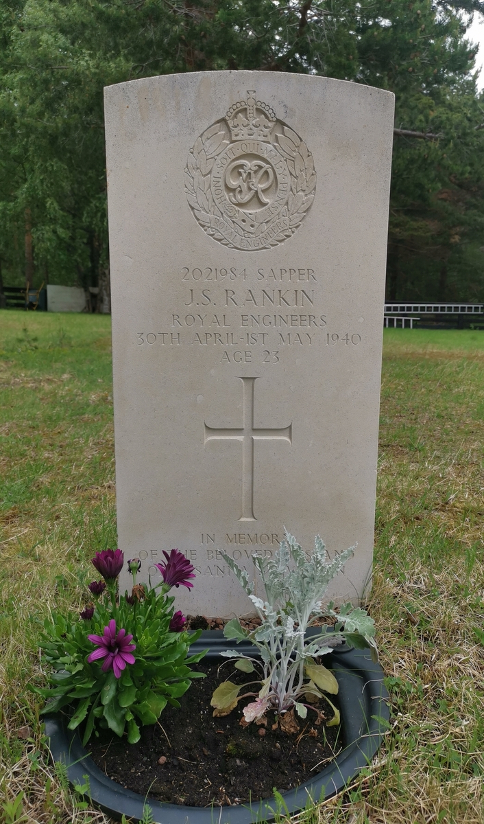 John Stark Rankin (d. 1940), britisk krigsgrav på Lesjaverk kirkegård.