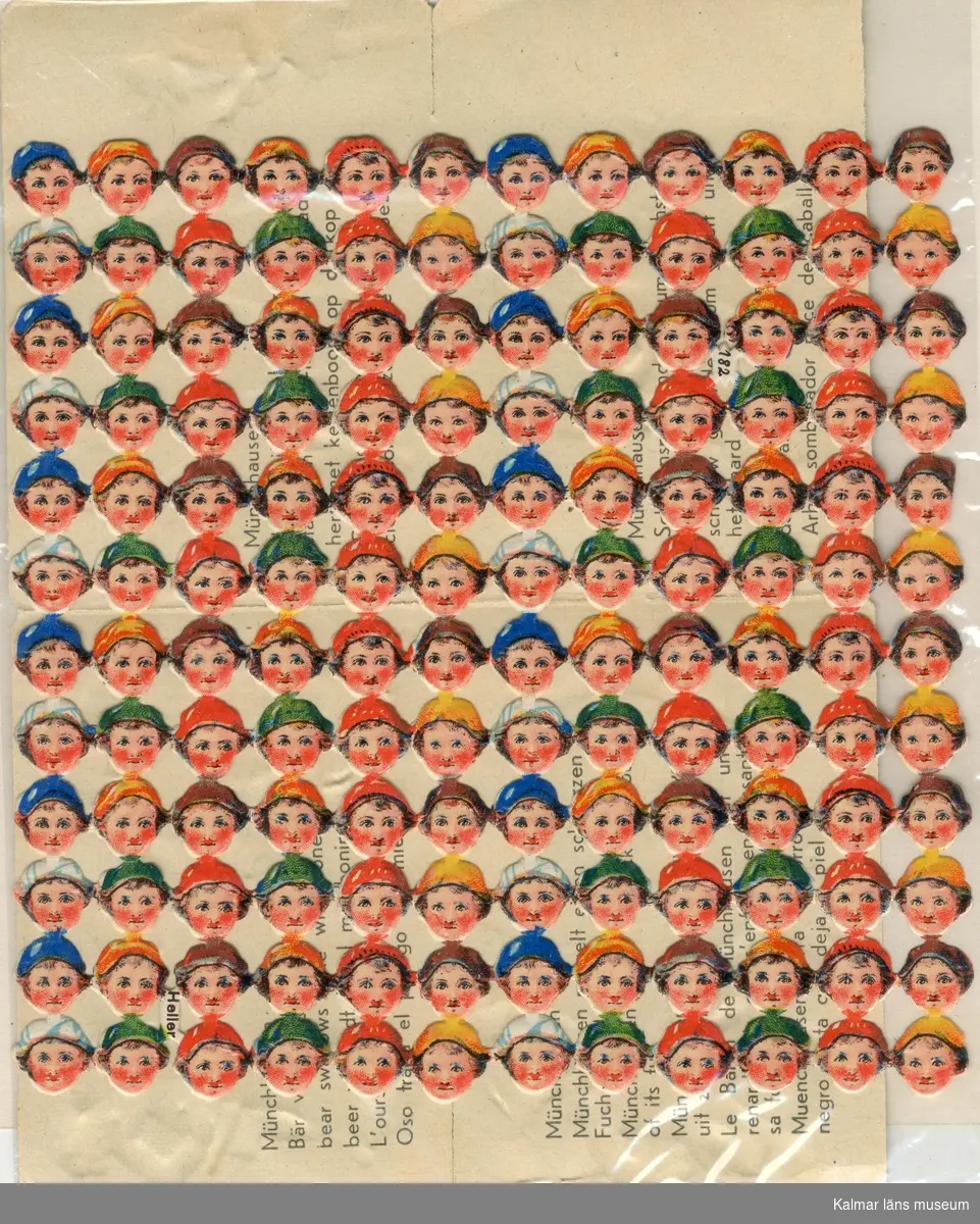 Barnansikten. Ansikten av flickor/pojkar med färgglada mössor. 12 varianter, 12 av varje.