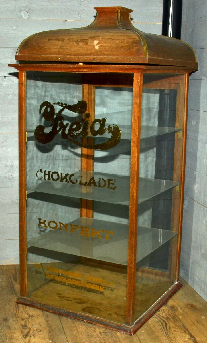 Display for salg av sjokolade fra Freia-.