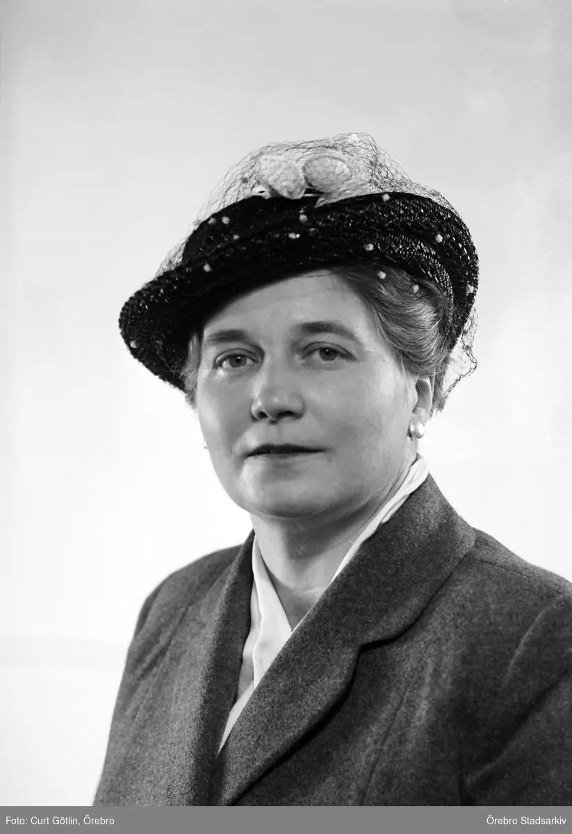 Dam i hatt, 1950-tal - Örebro Stadsarkiv / DigitaltMuseum