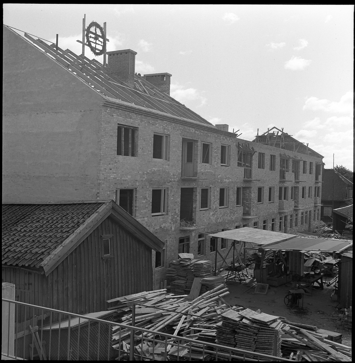 Nybyggnation av tegelhus i kv Jägaren, juni 1951