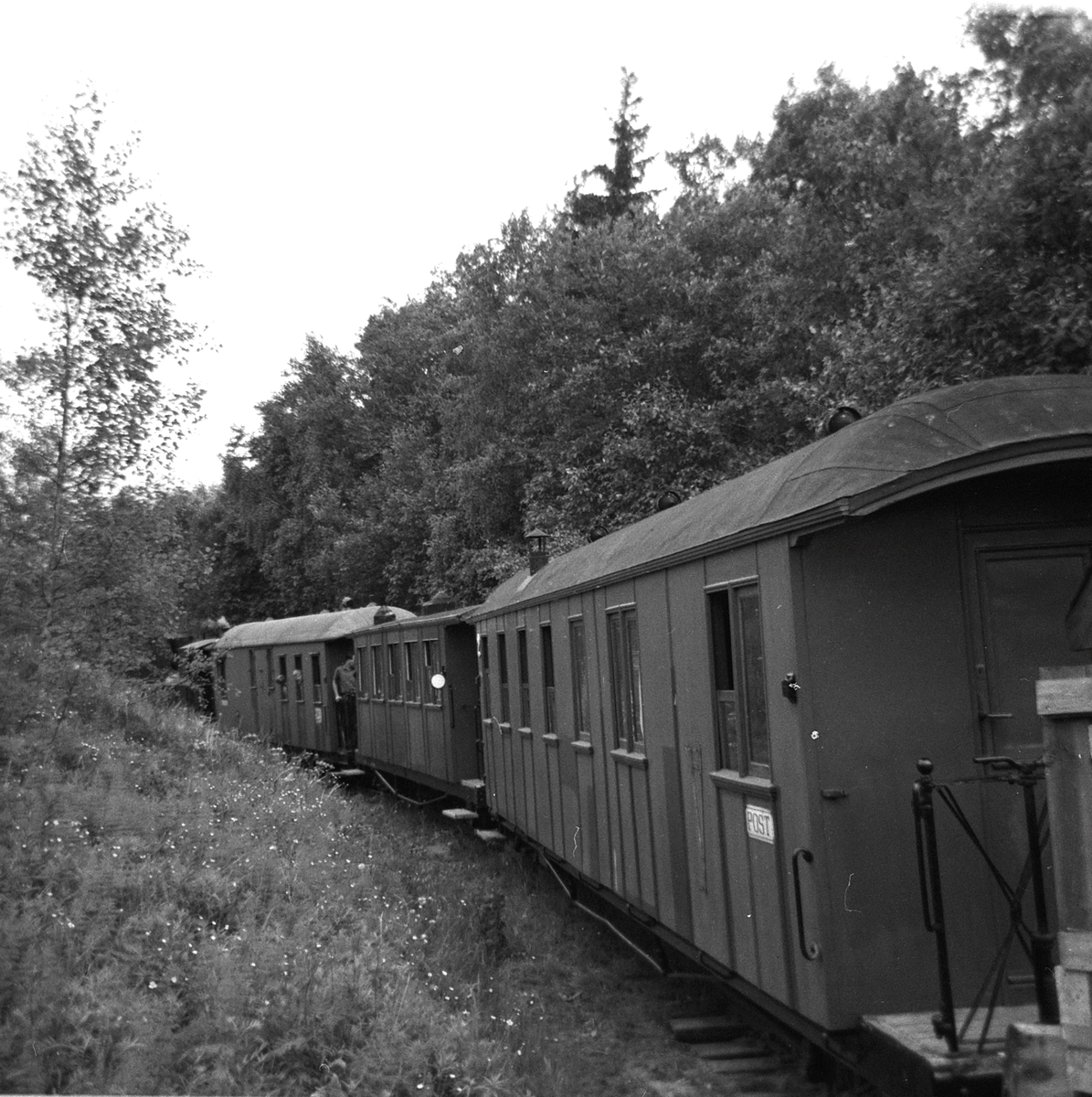 Et av de første togene på museumsbanen Urskog-Hølandsbanen, her ved den midlertidige endestasjonen ca. 1 km fra Sørumsand