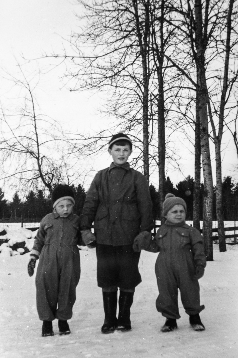 Gruppe 3 gutter. Fra venstre, Terje Bånerud, Reidar Lundby og Sverre ...