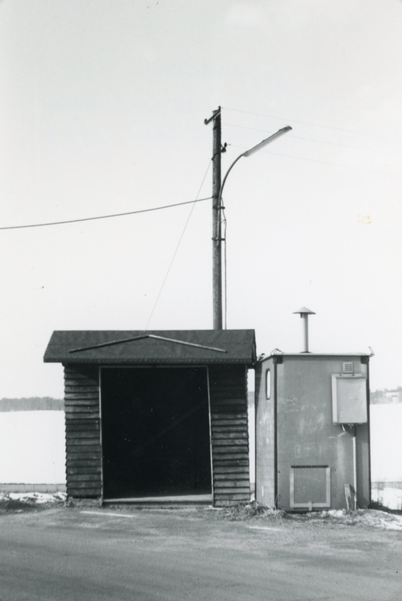 Väntkur och toalett vid Jägarvallens ändhållplats. Linje 10, Jägarvallen - Ryd - Trädgårdstorget - Kallerstad (Ishallen)
