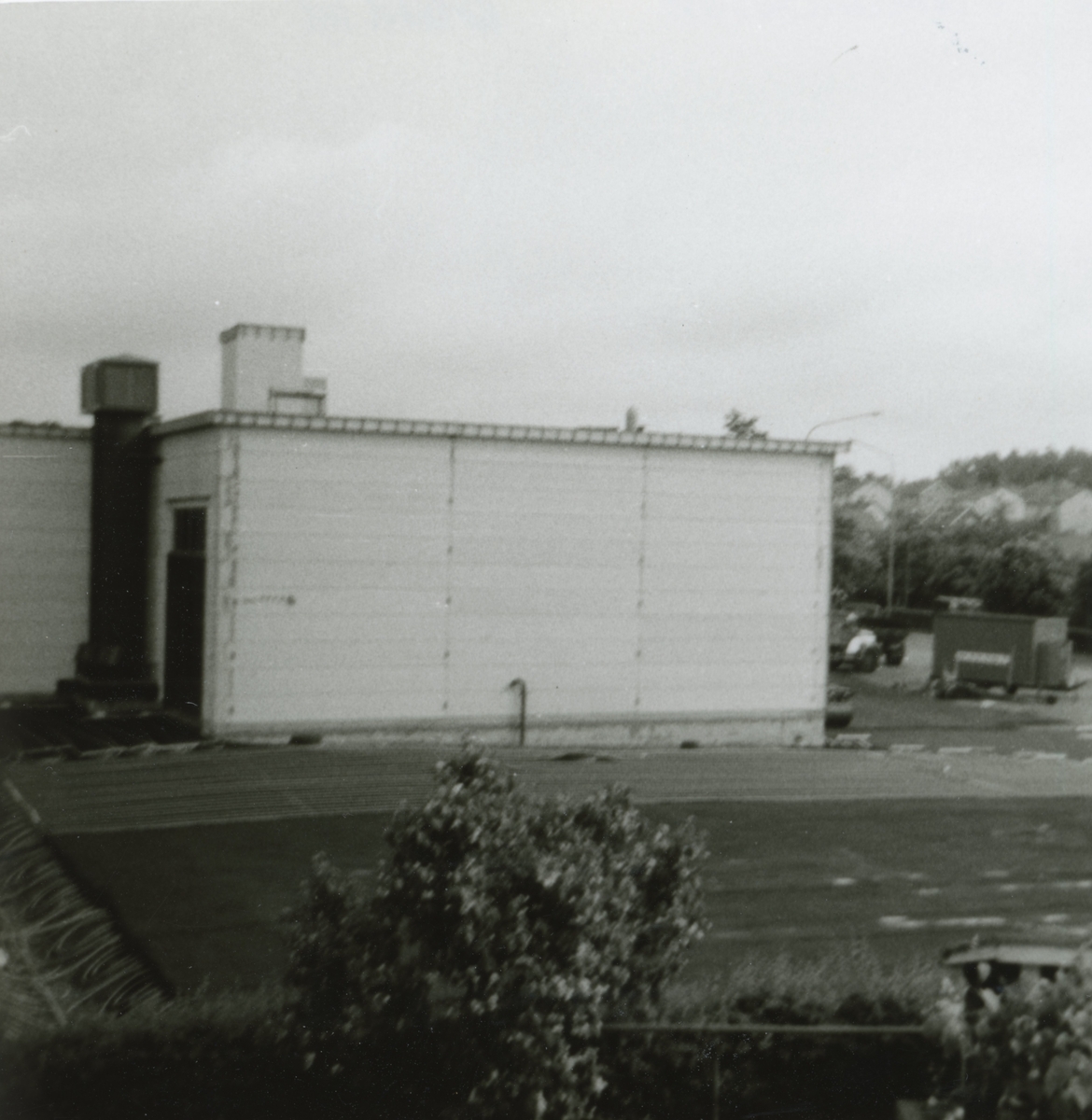Linköpingtrafikens nya verkstadsdel i Barhäll 1977.
Bildtext: Nya verkstadsdelen under byggnad i Barhäll 1977.