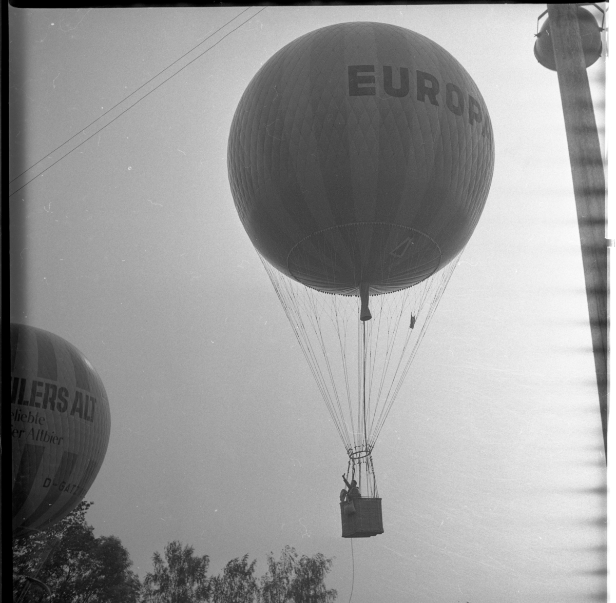 En gasballong märkt "Europa" i skyn.