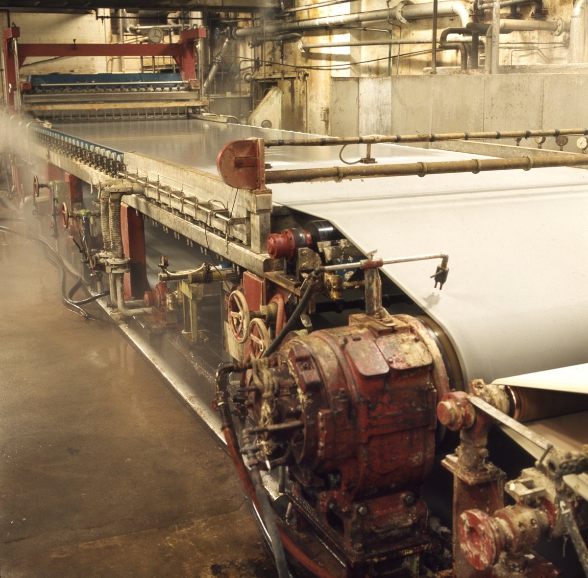 Dokumentasjonsfoto fra papirproduksjonen på Follum fabrikker.