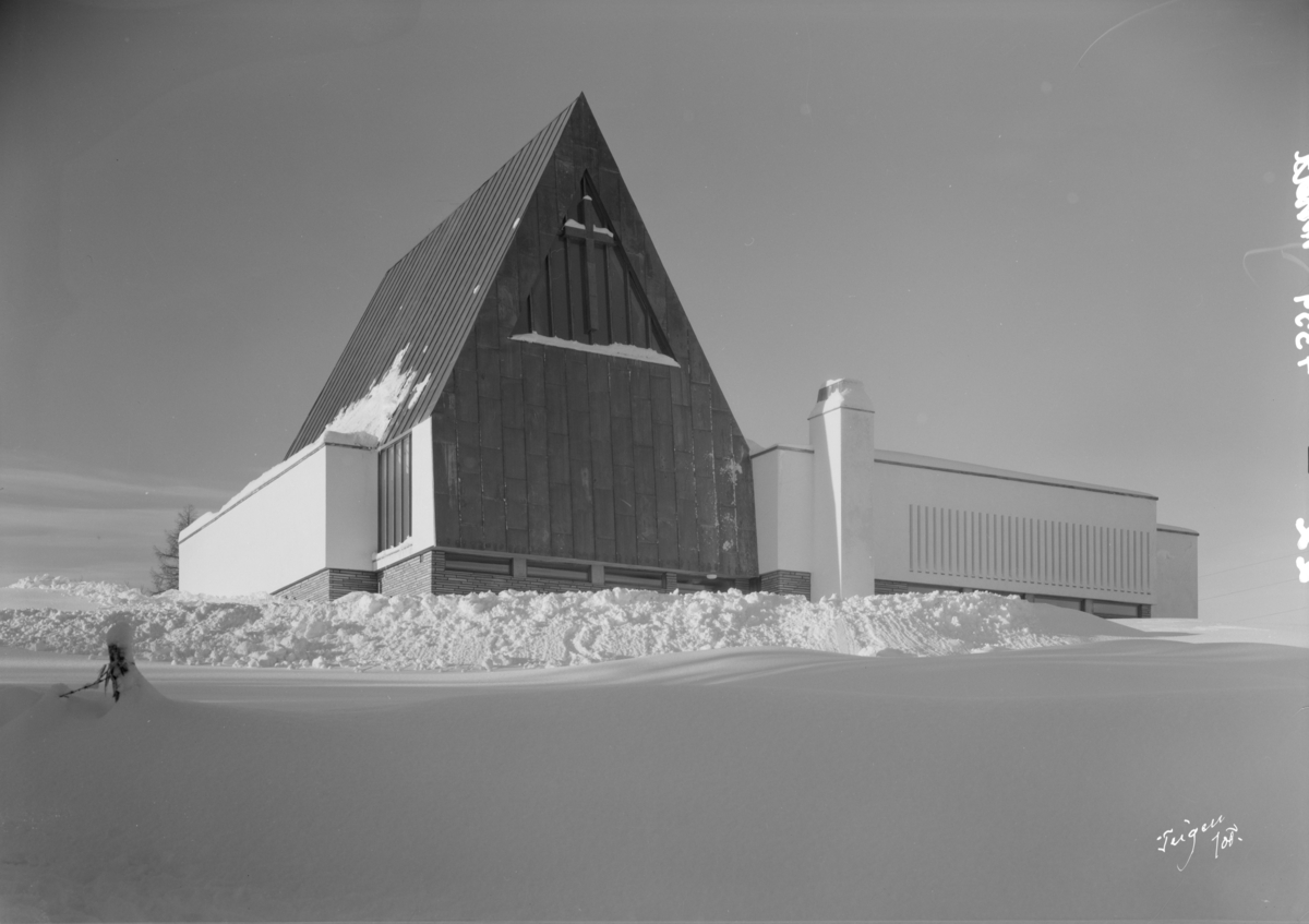 Arkitekturfoto av Stalsberghagen gravlund og krematorium på Strømmen.