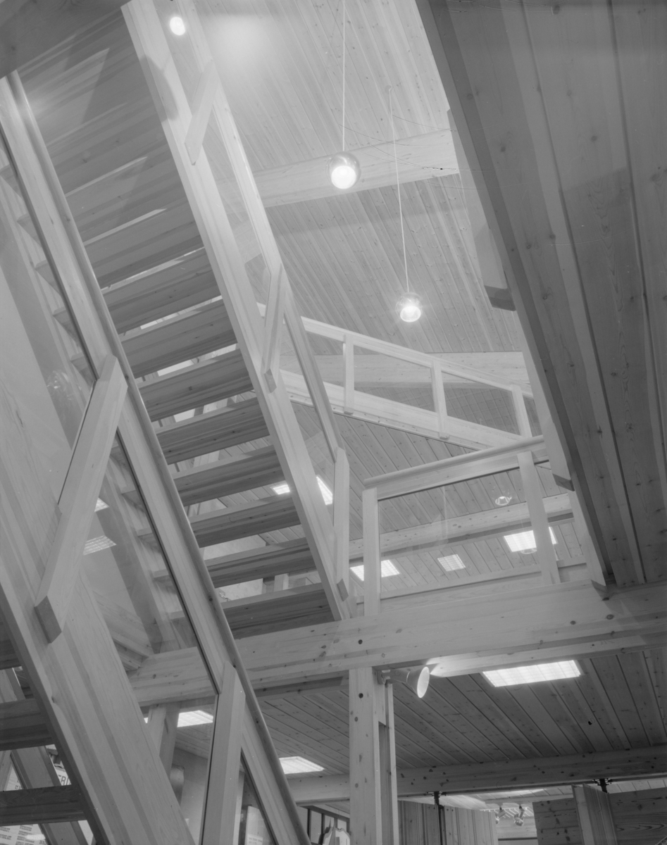 Interiørfotografier av trappeområdet i Lie Høvleri.
