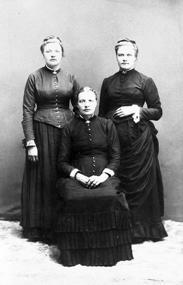 Frå venstre: Guri g. Wangensteen Kvam, Ingeborg og Berit Kvale