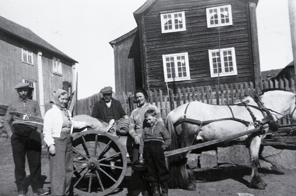 Frå venstre: Reidar Thune, Marit Røyne, Torstein K. Kvien, Marit Thune f. Kvien og Knut R. Thune