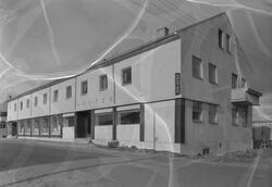 H.F. Esbensens forretningsbygg i Tollbugata 10, Vadsø i 1951