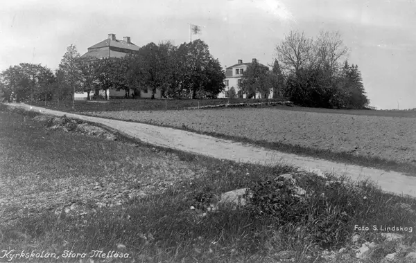 Kyrkskolan I Stora Mellösa, 1920-tal - Örebro Stadsarkiv / DigitaltMuseum