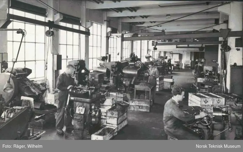 Interiør fra produksjonshallen ved Fonas  Fabrikker 30.08. 1946