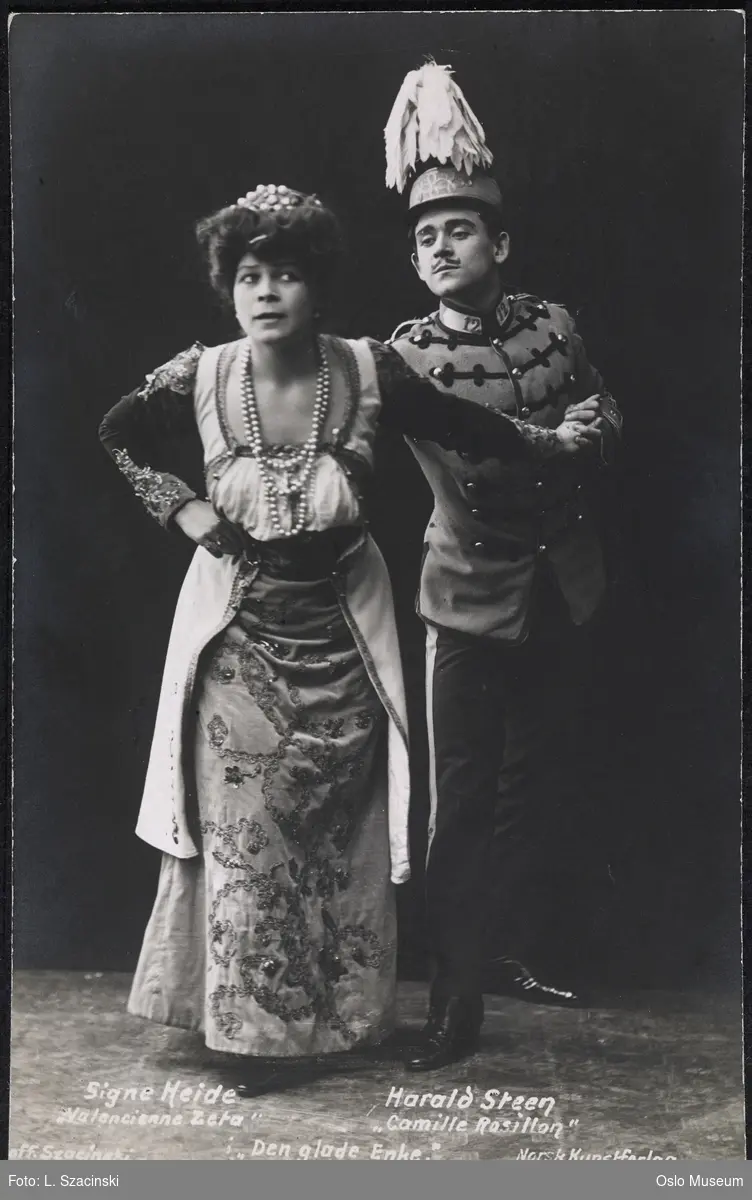 dobbeltportrett, mann, kvinne, skuespillere, rollebilde, Camille Rosillon og Valencienne Zeta i "Den glade enke" på Centralteatret, stående helfigur, kostymer