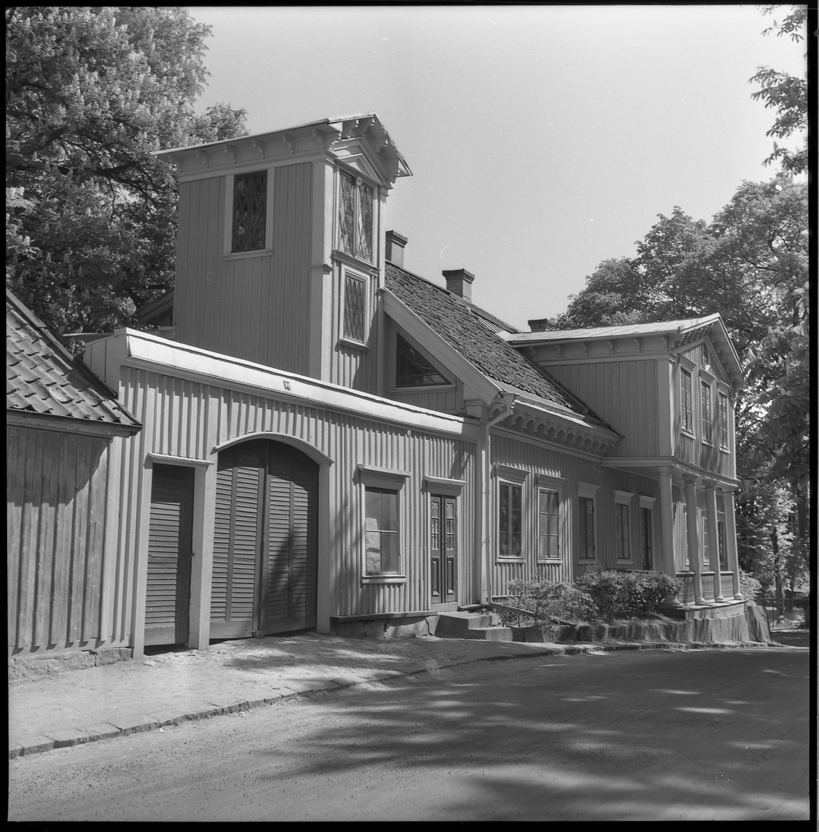 Åmans fastighet, kv Bandvävaren. Södra Ringgatan. 16 juni 1954
