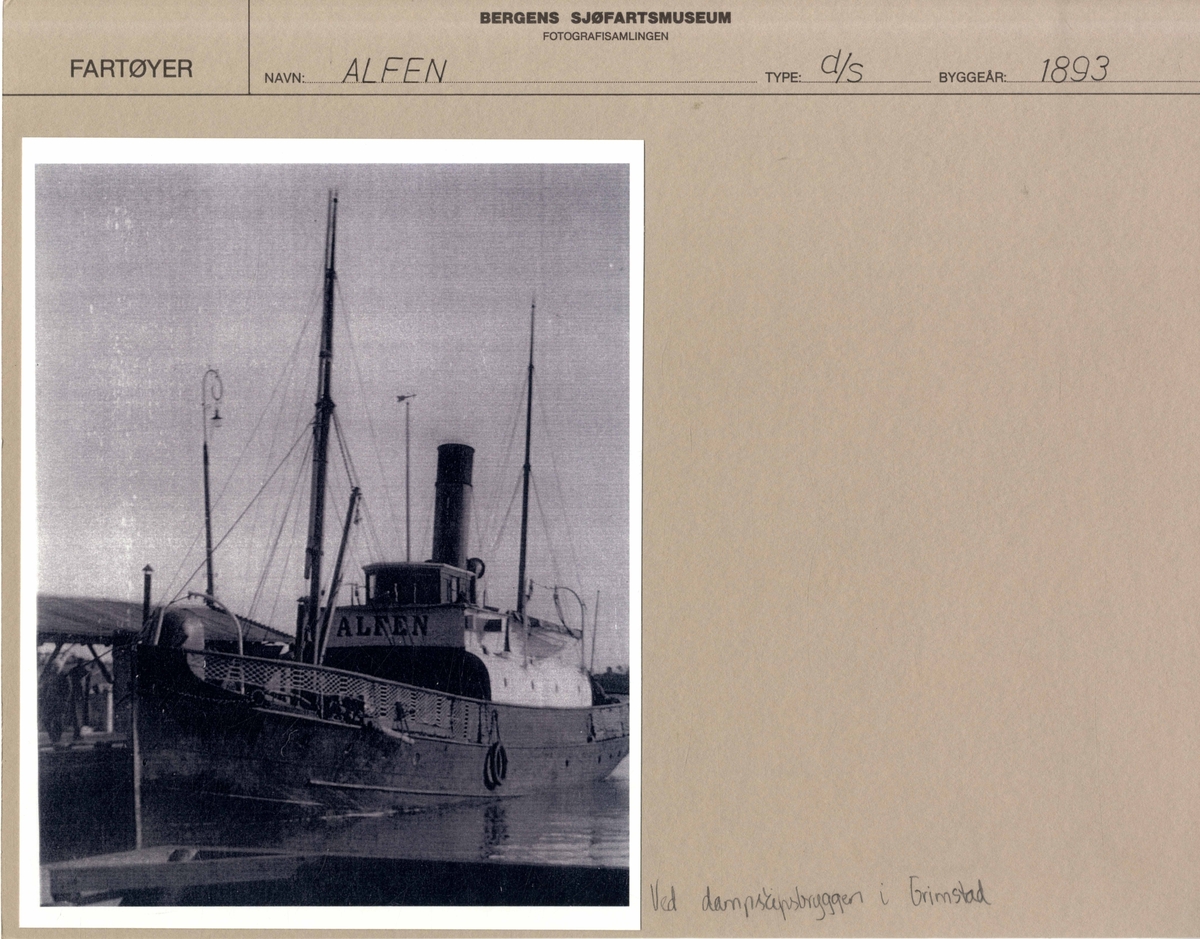 DS ALFEN (bygget 1893) til kais ved dampskipsbryggen i Grimstad.