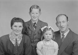 Evald Edvardsen med familie