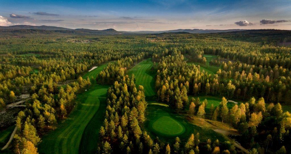 Golfbane på Starmoen i Elverum. Sett fra lufta/drone.