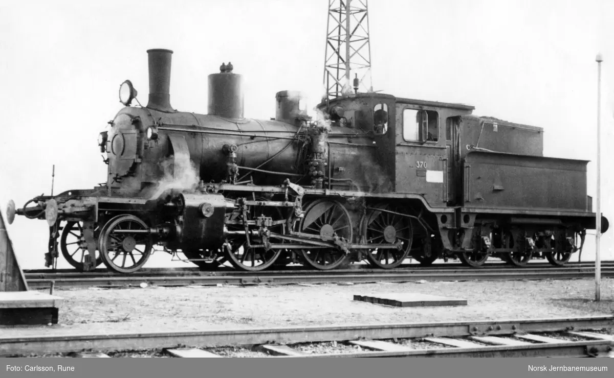 Damplokomotiv type 21c nr. 370 på Kongsvinger stasjon