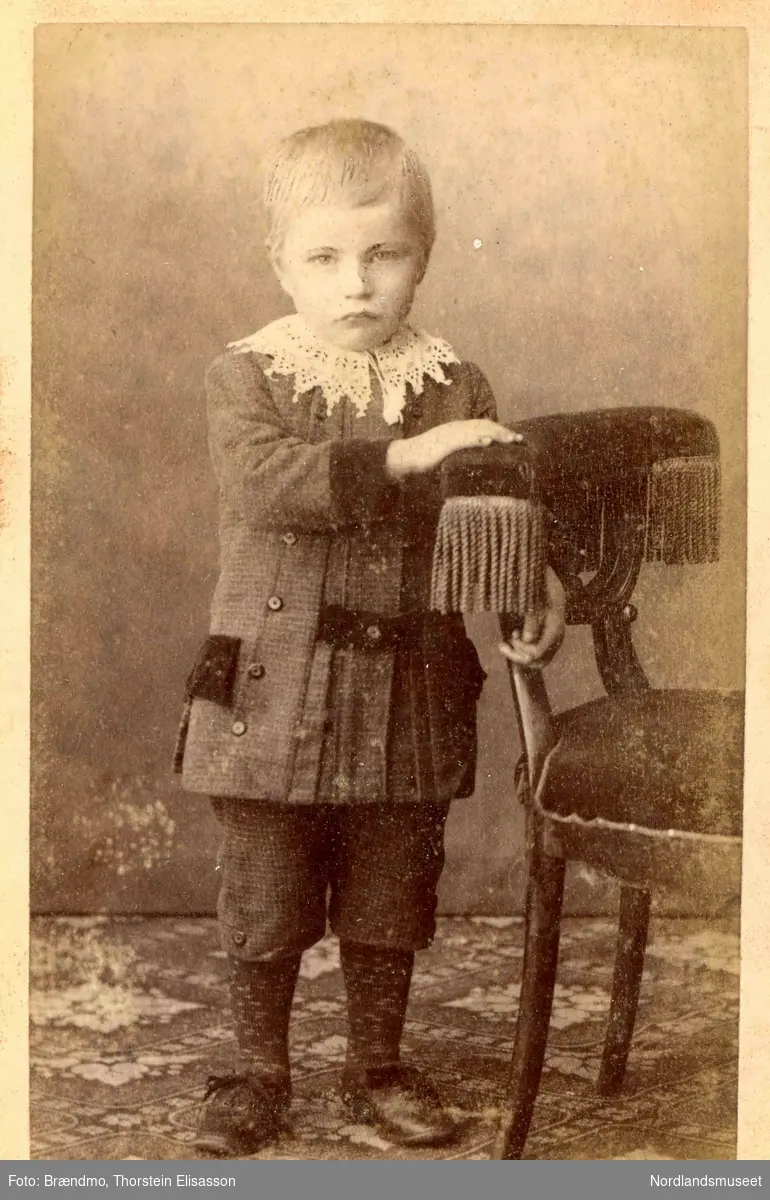 Portrett av en liten gutt. 
