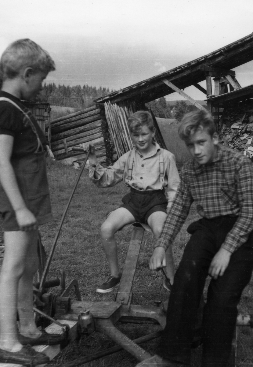 Tre gutter i lek