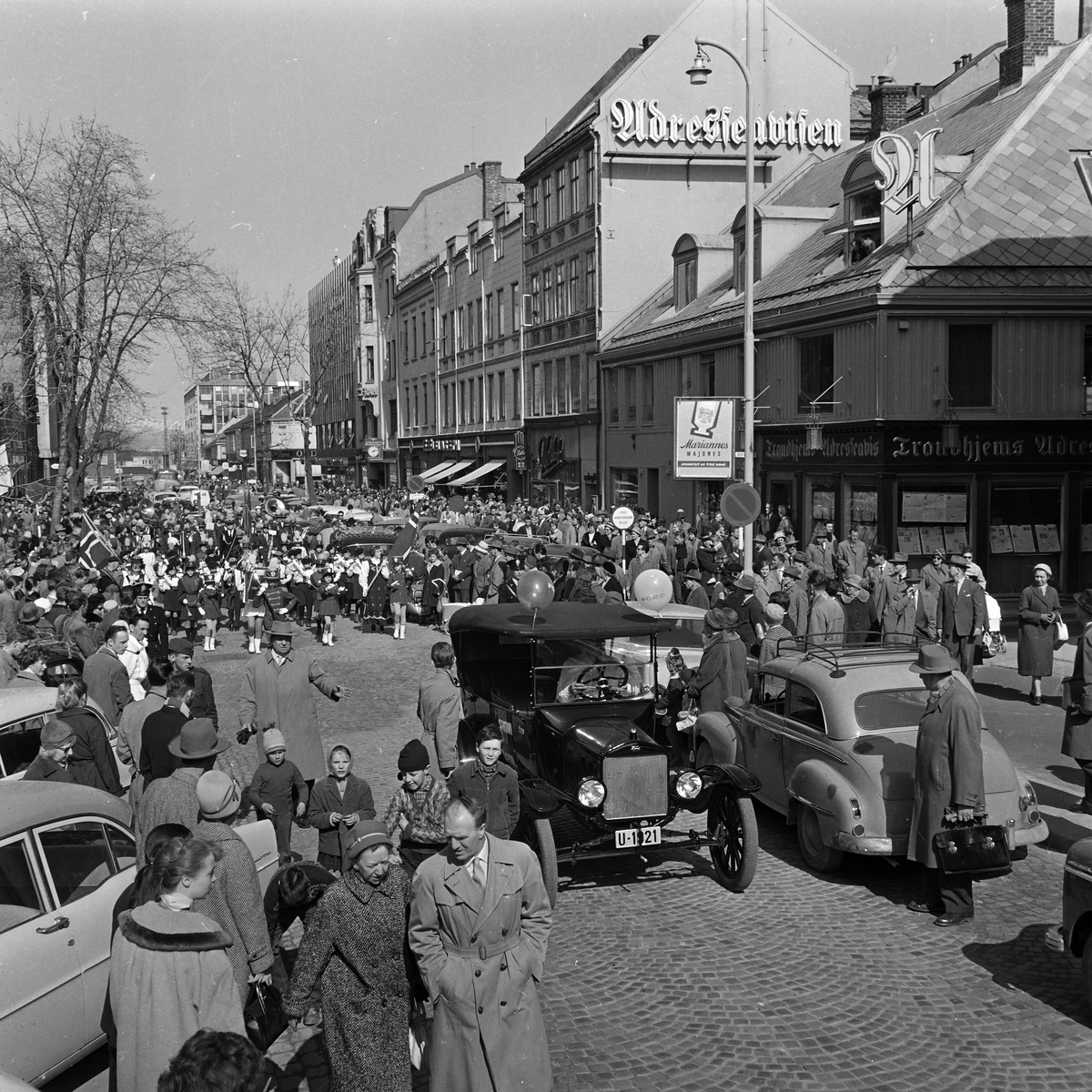 Jubileumsparade for Ford