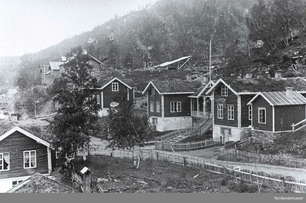 Furulund. 
Sentrum omkring 1893. 

Foto Ukjent.