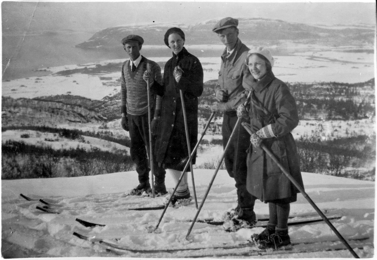 Skitur til Vardheia, Stadsbygd - Museet kystens arv / DigitaltMuseum