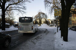 Trafikk i Kirkegata mot krysset med Bryggevegen, Lillehammer
