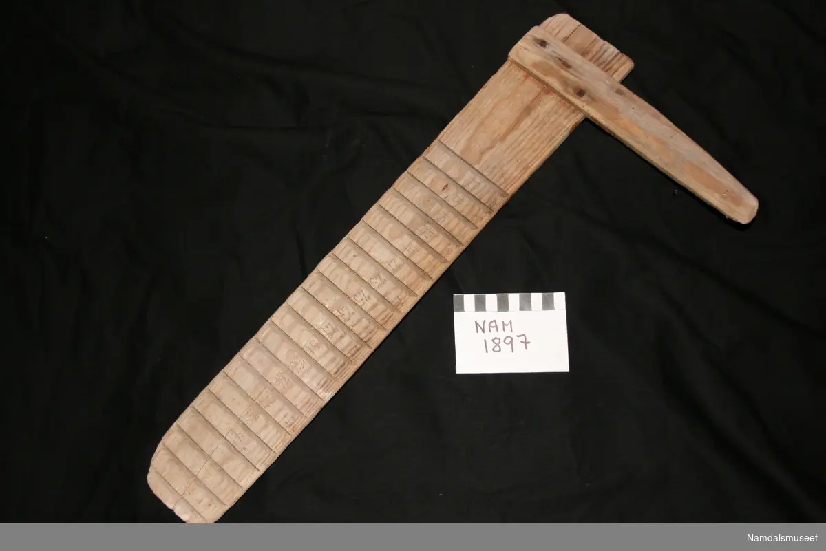 Instrument for måling av diameter å¨stående trær eller tømmerstokker