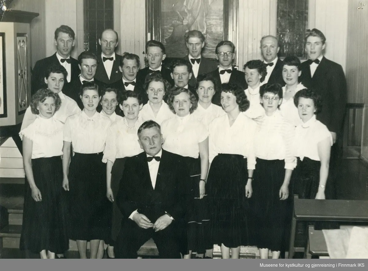 Nordvågen Sangforening ble stiftet 21.11.1947. Bilde er fra konserten i Honningsvåg kirke 17.03.1957.
