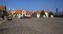 DOK:1995, Kalundborg, Gythgården, torget,
