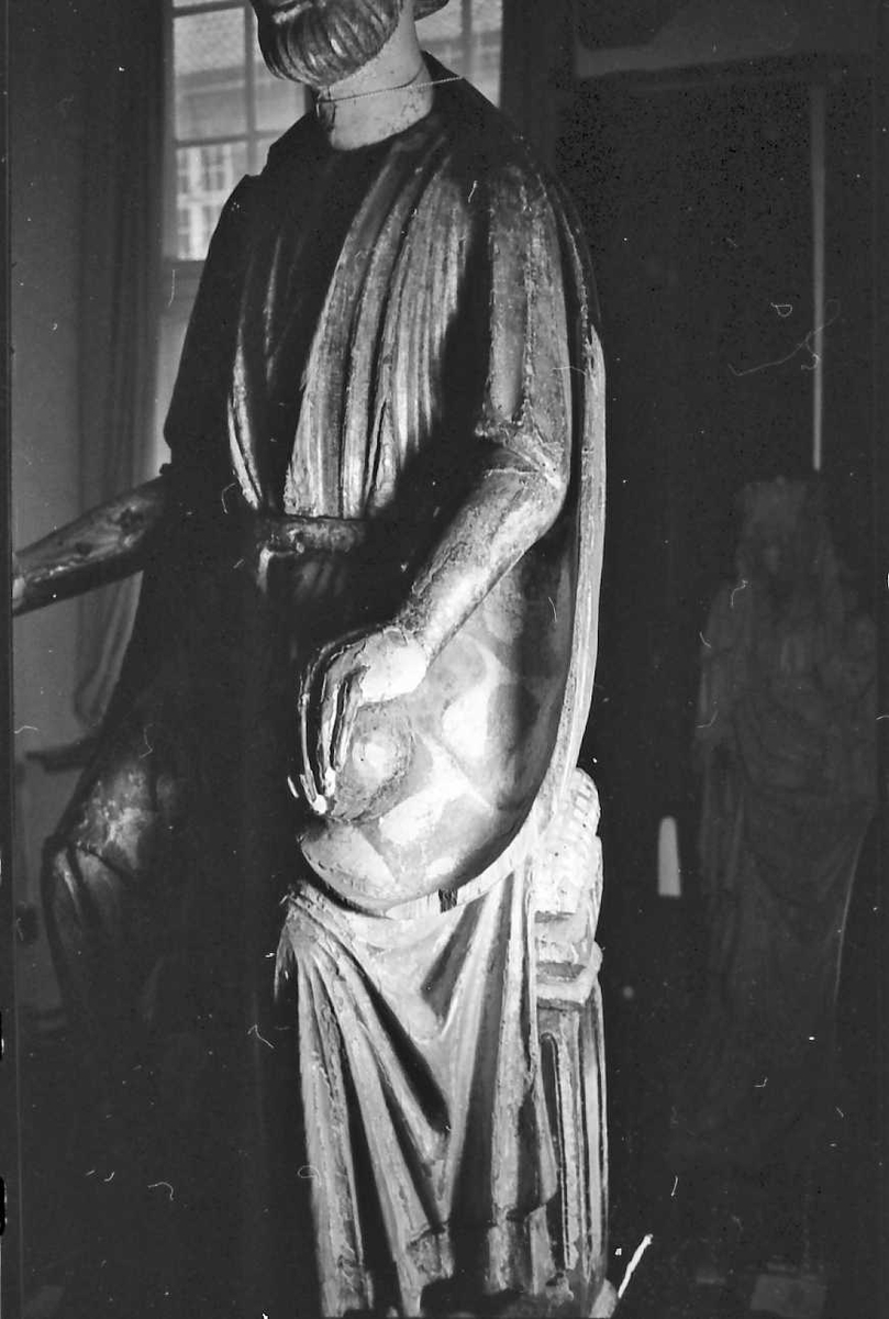 Museum, St. Olav statue. 