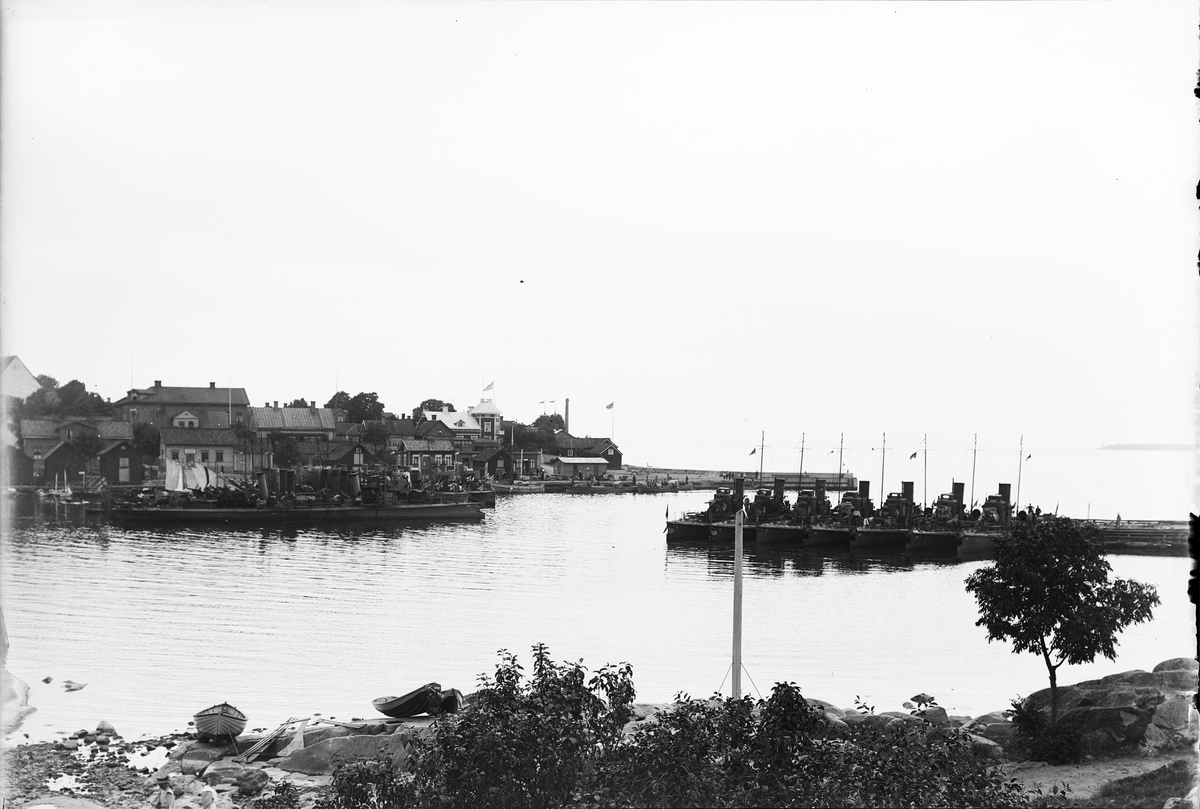 Fartyg i hamnen, Öregrund, Uppland