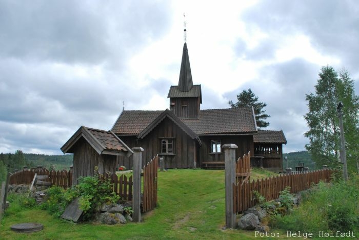 Vatnås kirke. Foto: Helge Høifødt (kirkesøk.no)