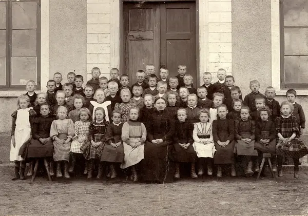 Elever På Brevens Bruks Skola, Ca 1900 - Örebro Stadsarkiv / DigitaltMuseum