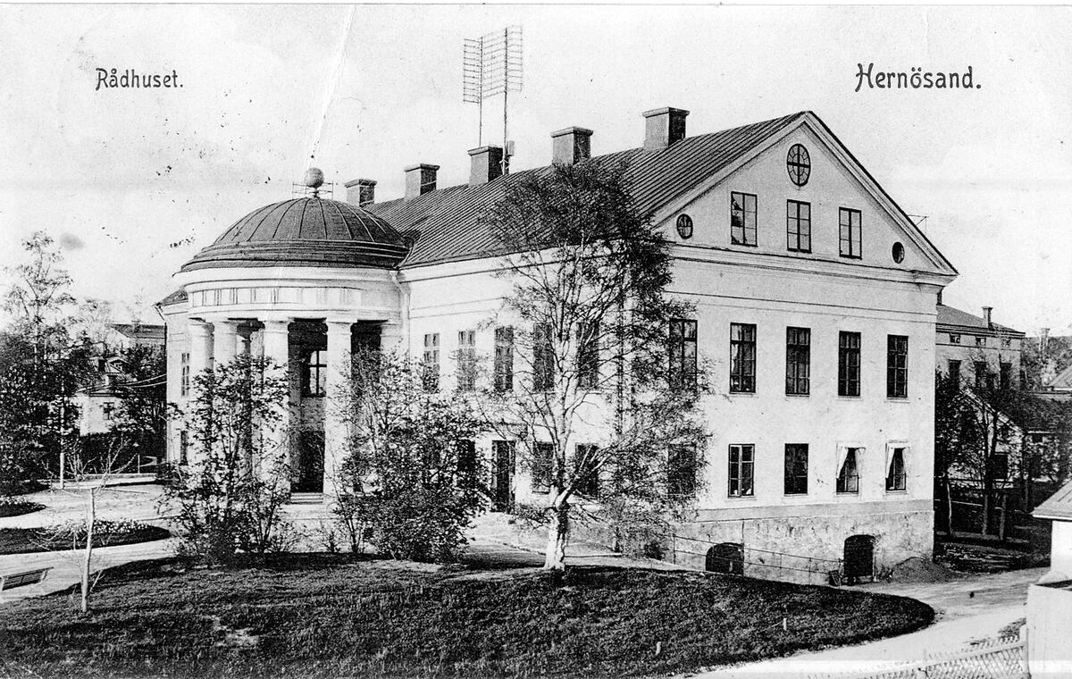 Rådhuset. Vykort. - Västernorrlands museum / DigitaltMuseum
