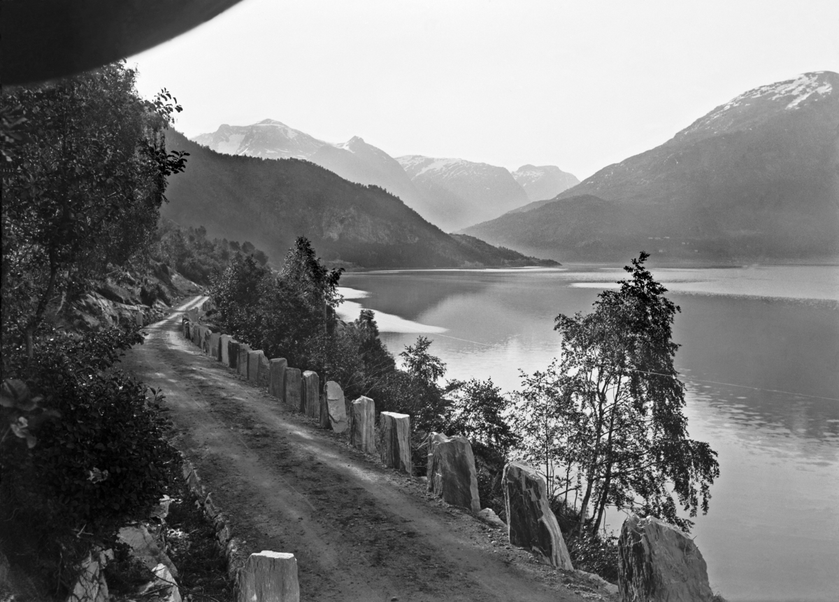 Den nye veien til Loen
Fotografert 1900 Ca.