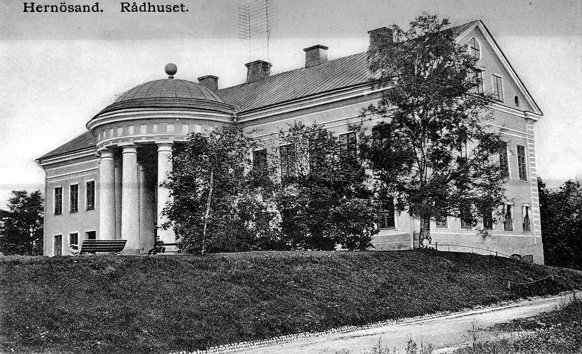Rådhuset. Vykort - Västernorrlands museum / DigitaltMuseum